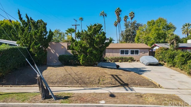 Property Photo:  6461 Yolanda Avenue  CA 91335 