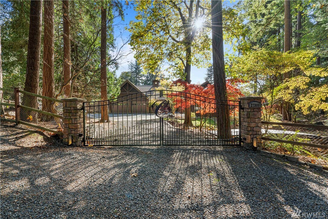 Property Photo: 27300 110th Ave SE WA 98030