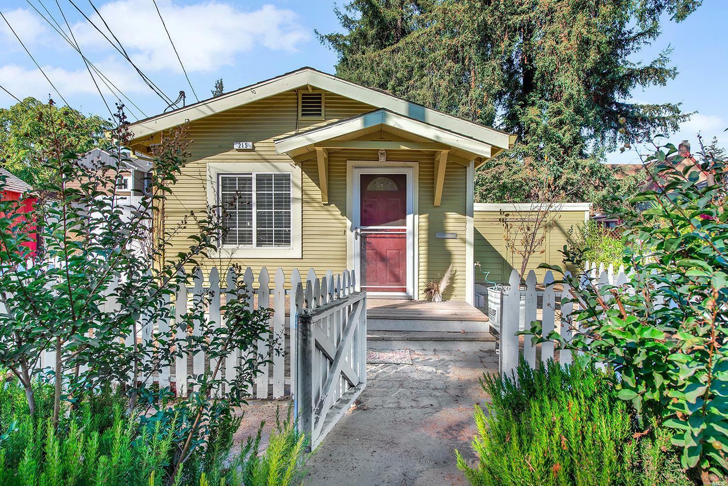 Property Photo:  215 Laurel Street  CA 95401 