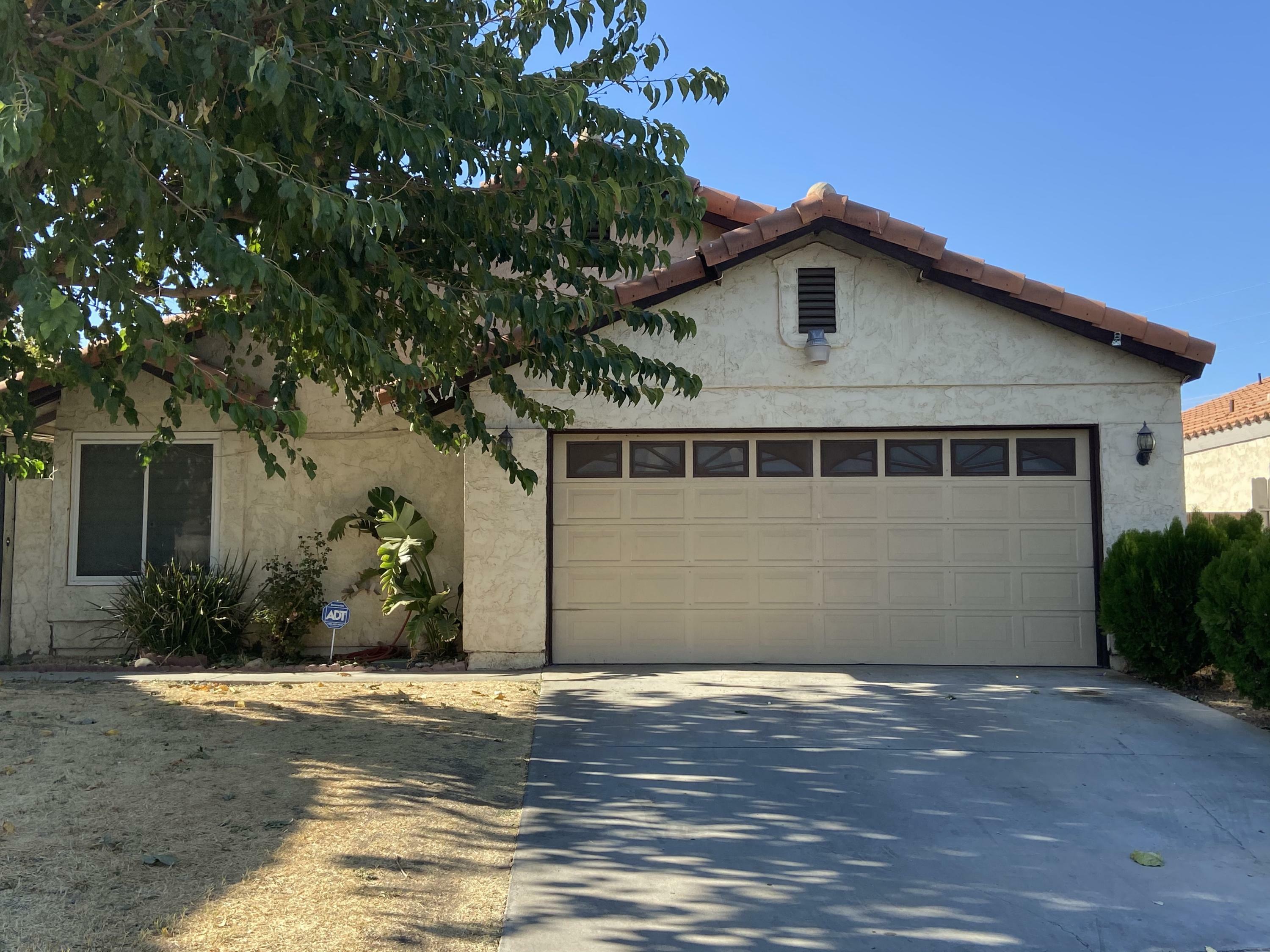 Property Photo:  37147 E 32nd Street  CA 93550 