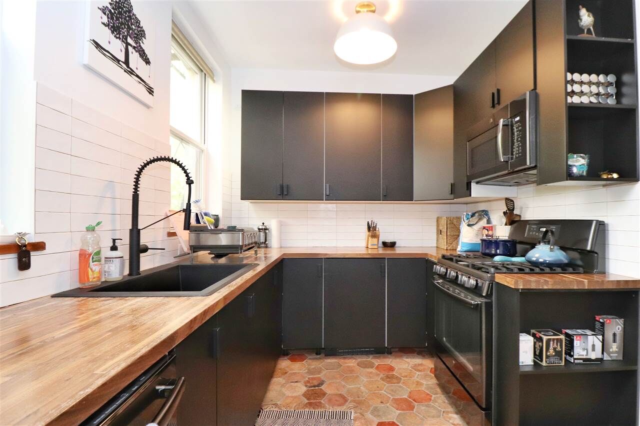 Property Photo:  820 Grand St 2  NJ 07304 