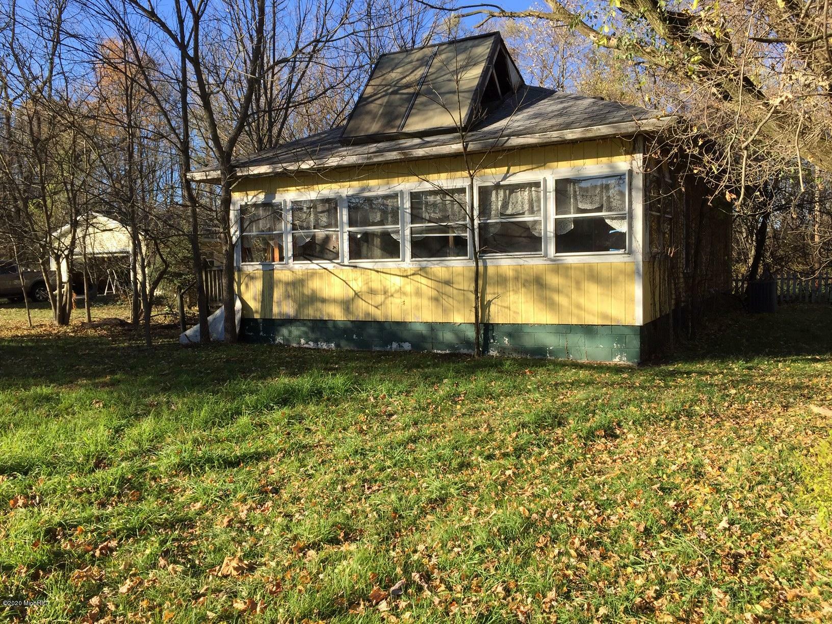 Property Photo:  603 E Van Buren Street  MI 49055 