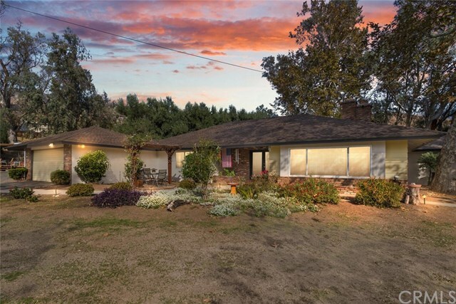 Property Photo: 5495 N Mountain View Avenue CA 92407