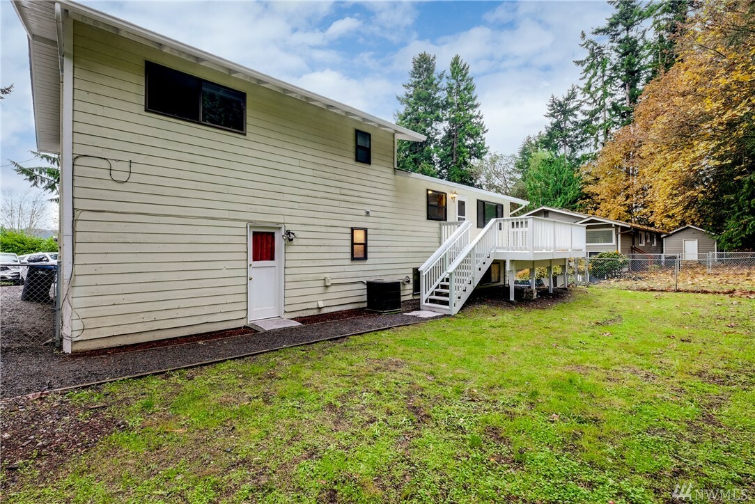 Property Photo:  5535 Sunrise Terrace NE  WA 98311 