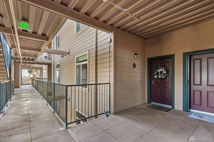 Property Photo:  2440 S Steele St 204  WA 98405 