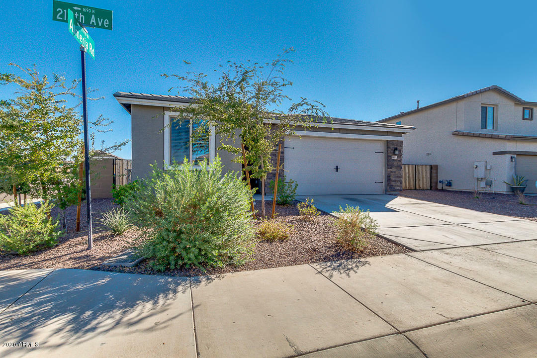 Property Photo:  1681 N 212th Avenue  AZ 85396 