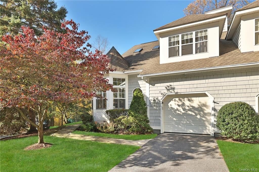 Property Photo:  11 Pond View Lane  NY 10562 