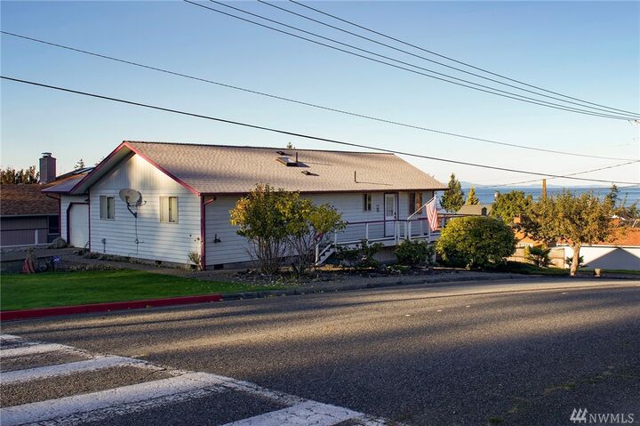 Property Photo: 620 S M St WA 98363