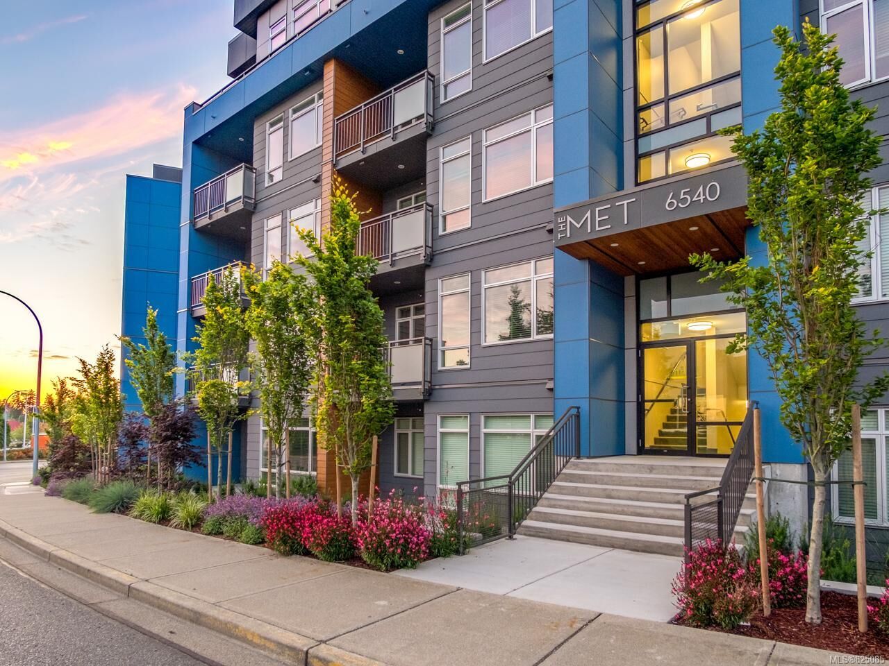 Property Photo: 6540 Metral Dr 501 BC V9T 2L8