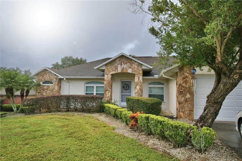 Property Photo:  920 Devonshire Way  FL 33853 