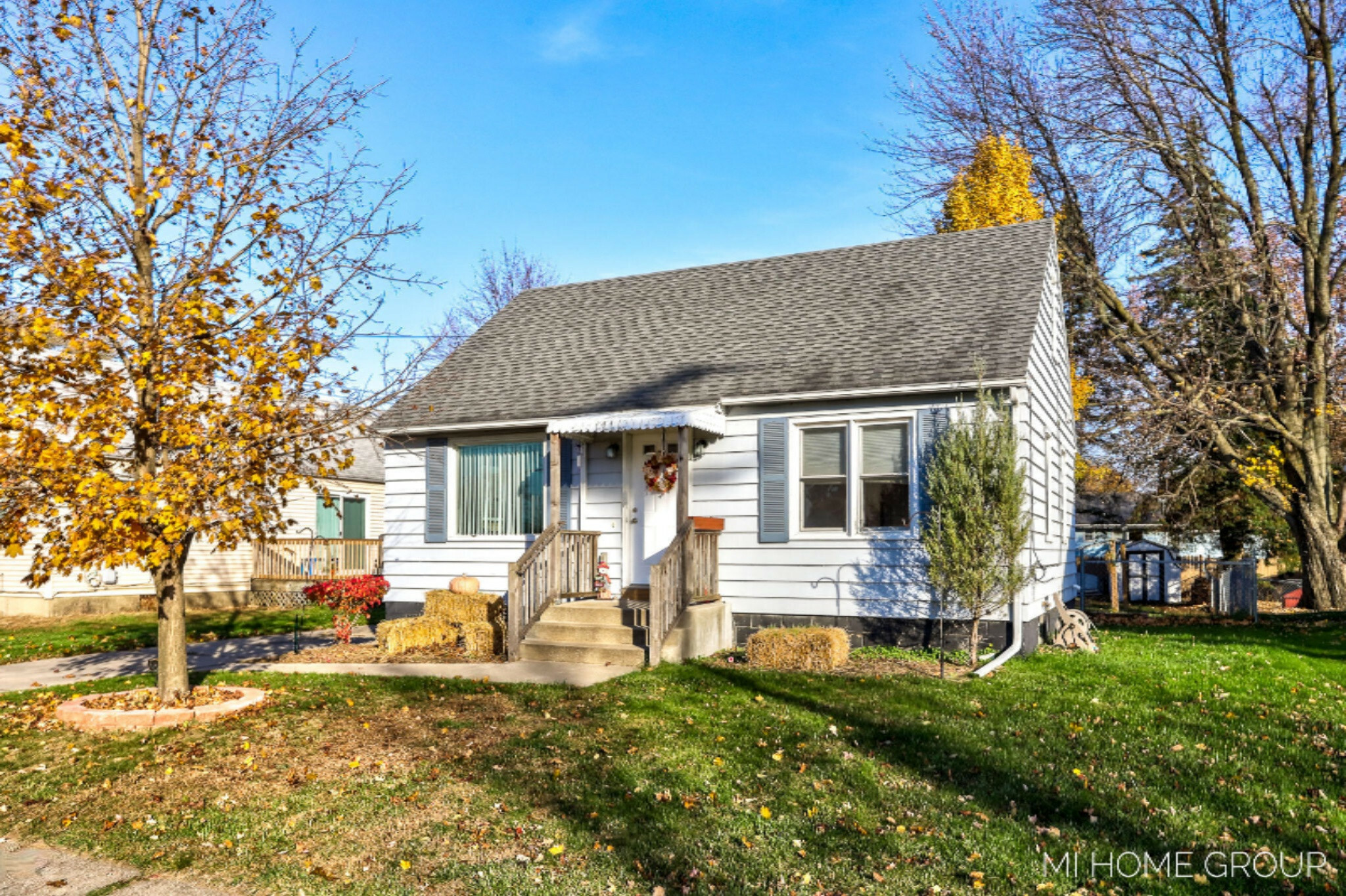 Property Photo: 3010 Sharon Avenue SW MI 49519