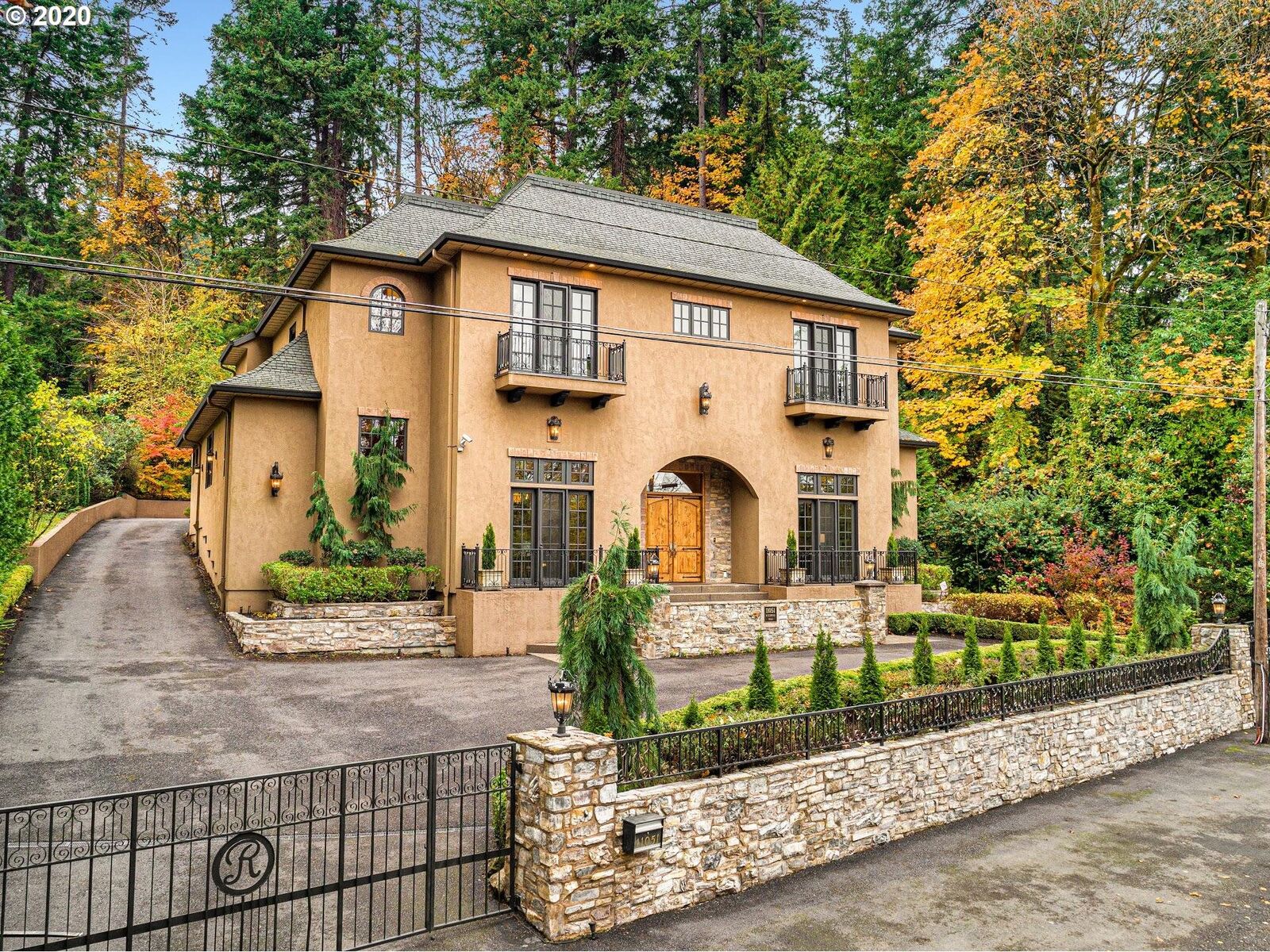 Property Photo:  11051 S Riverwood Rd  OR 97219 