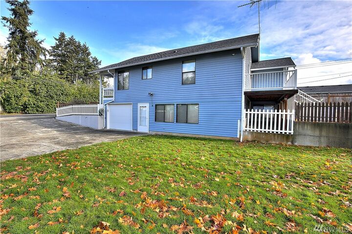 Property Photo: 910 97th St S WA 98444