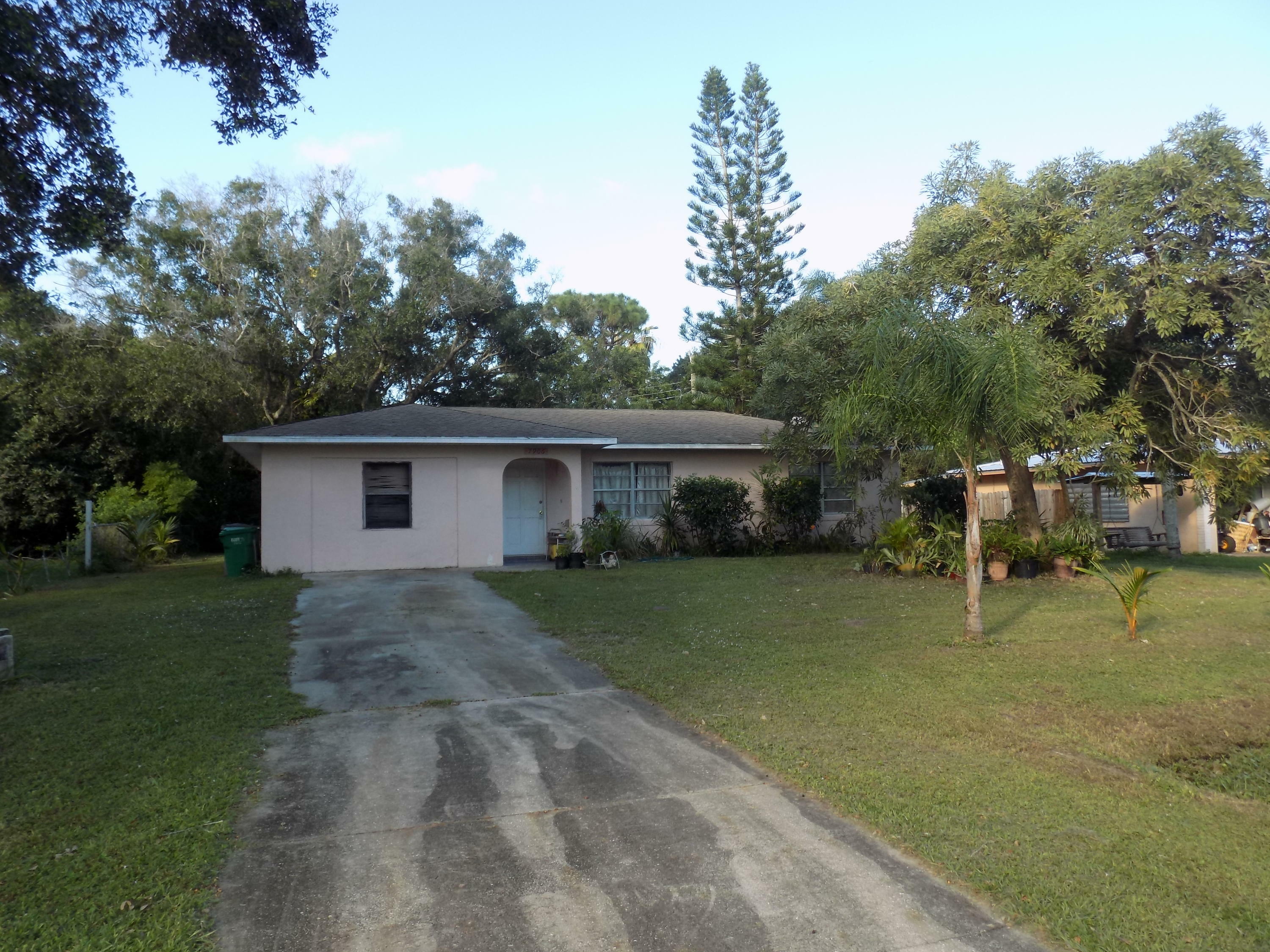 Property Photo:  7906 Hamilton Avenue  FL 34951 