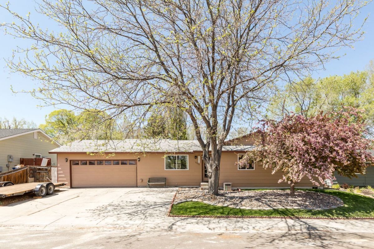 Property Photo: 2925 Jennings Way NV 89801