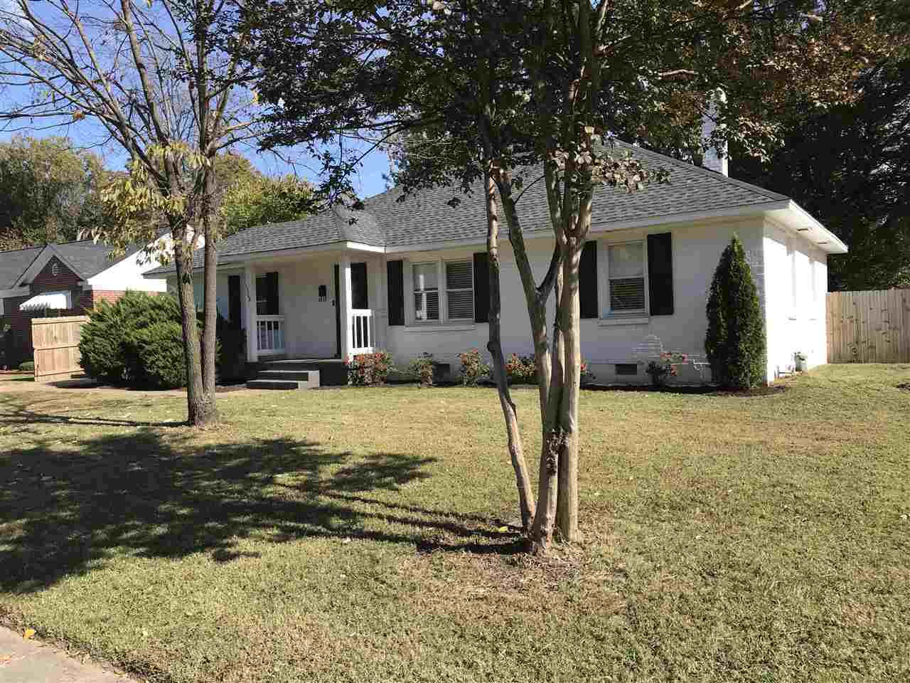 Property Photo:  1368 S Perkins Rd  TN 38117 