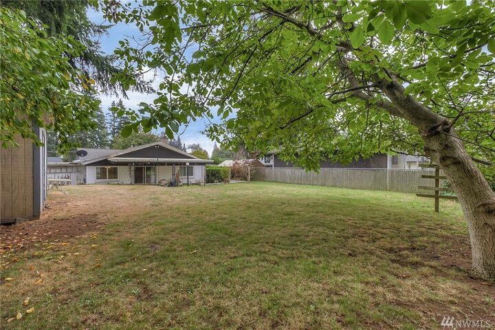 Property Photo:  3806 NE 7th St  WA 98056 