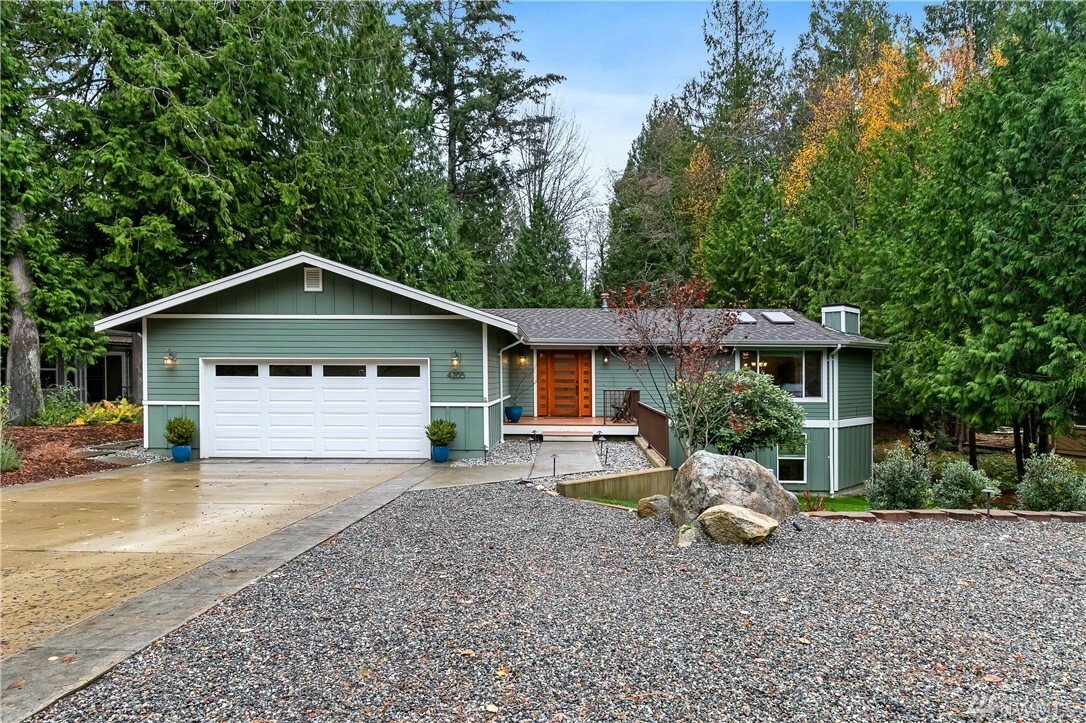 Property Photo:  4205 Ridgewood Ave  WA 98229 