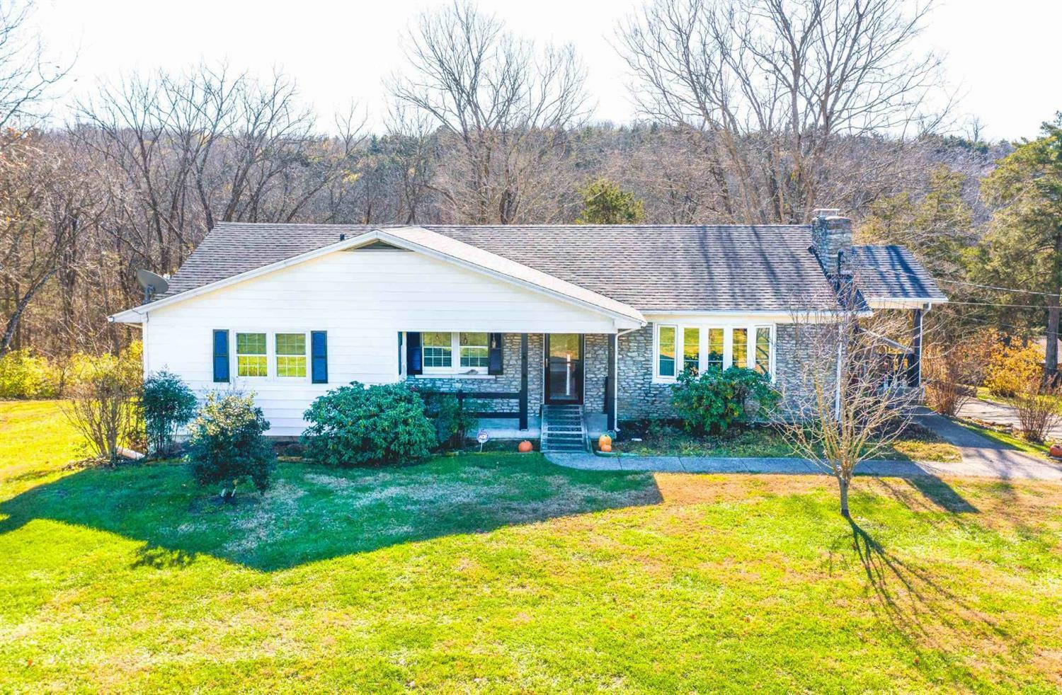 Property Photo: 153 Lakeshore Drive KY 40475