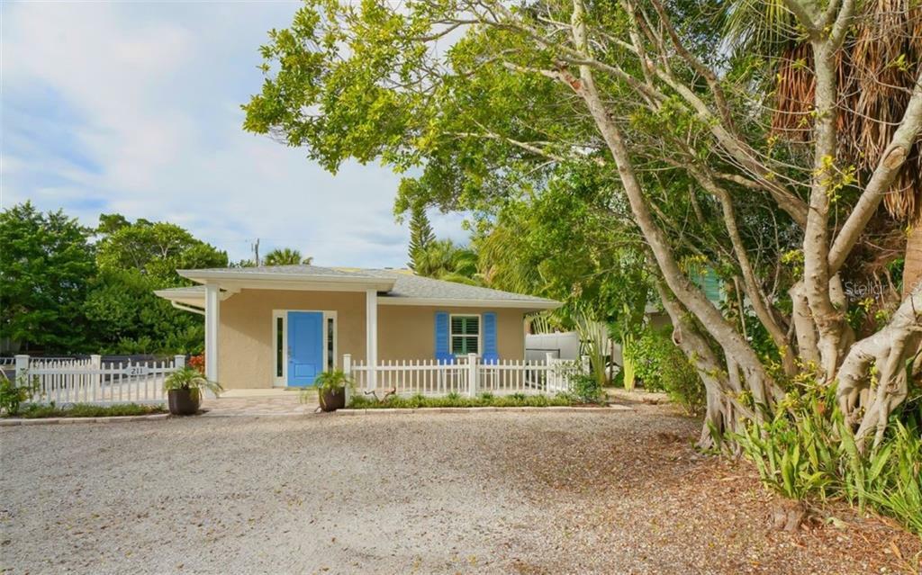 Property Photo:  211 Grant Drive  FL 34236 