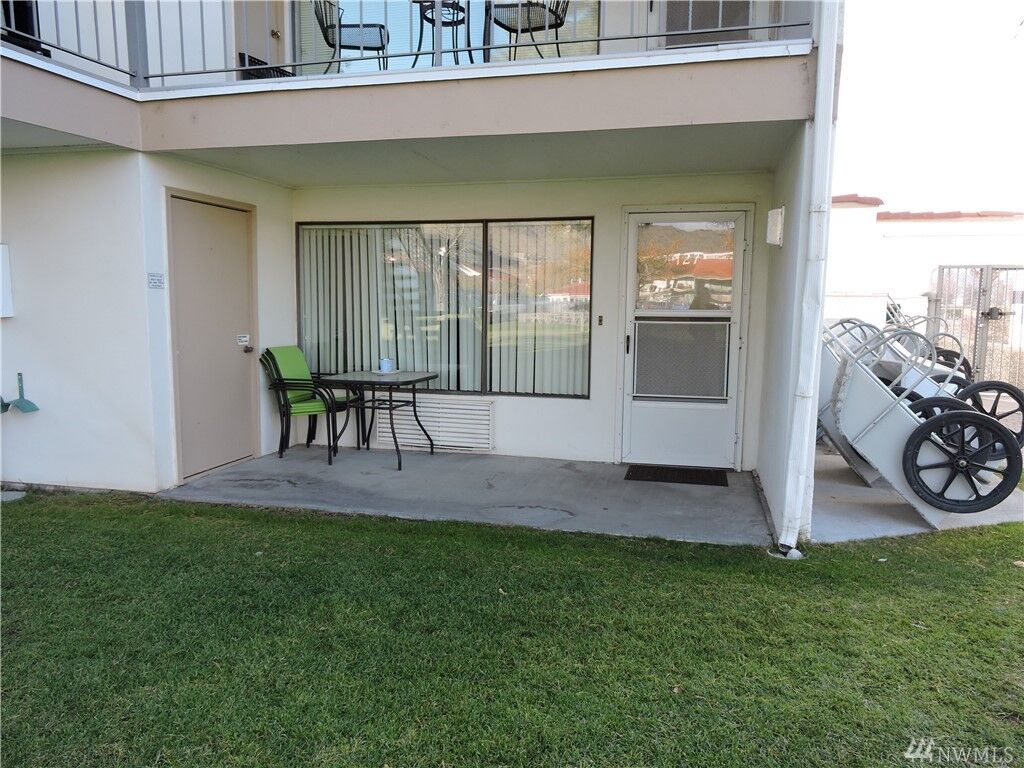 Property Photo: 8903 NW Crescent Bar Rd 127 WA 98848