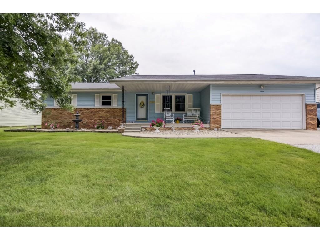 Property Photo:  7 Redlick Court  IL 62573 