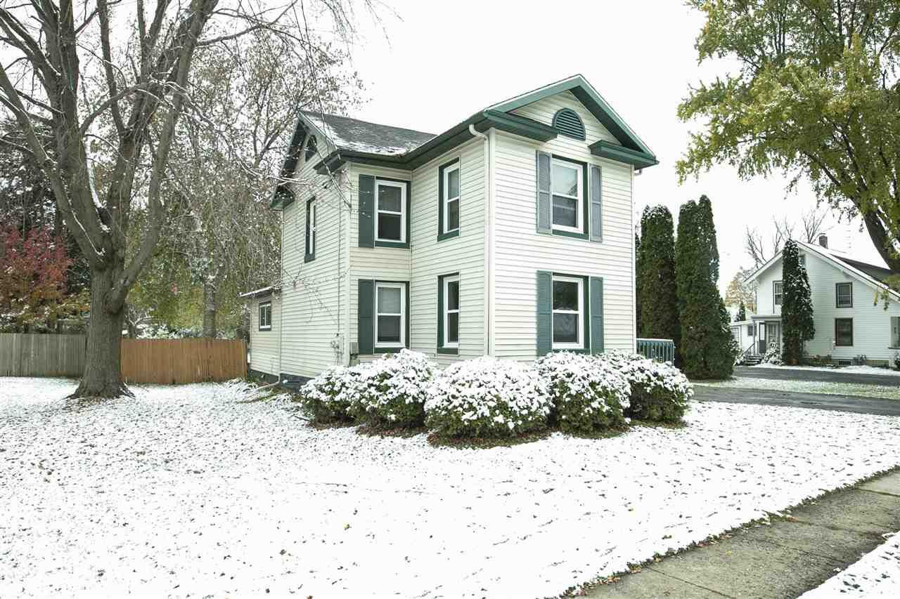 Property Photo:  122 Locust Street  WI 54971 