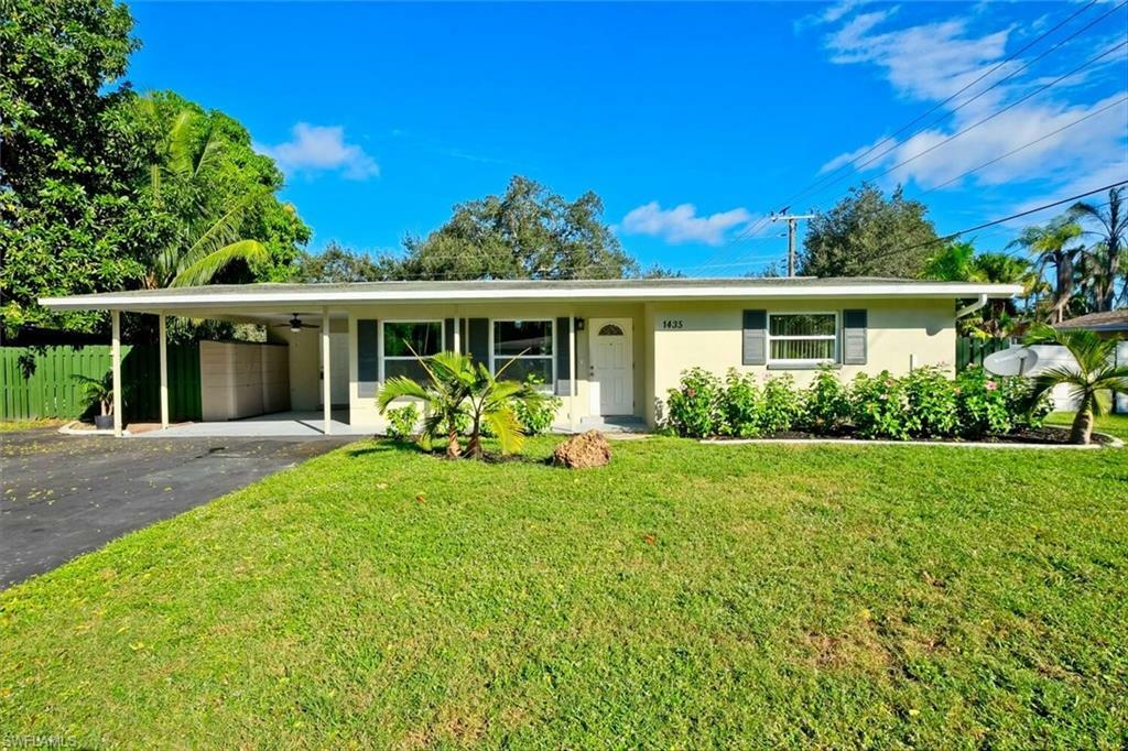 Property Photo:  1435 Terra Palma Drive  FL 33901 