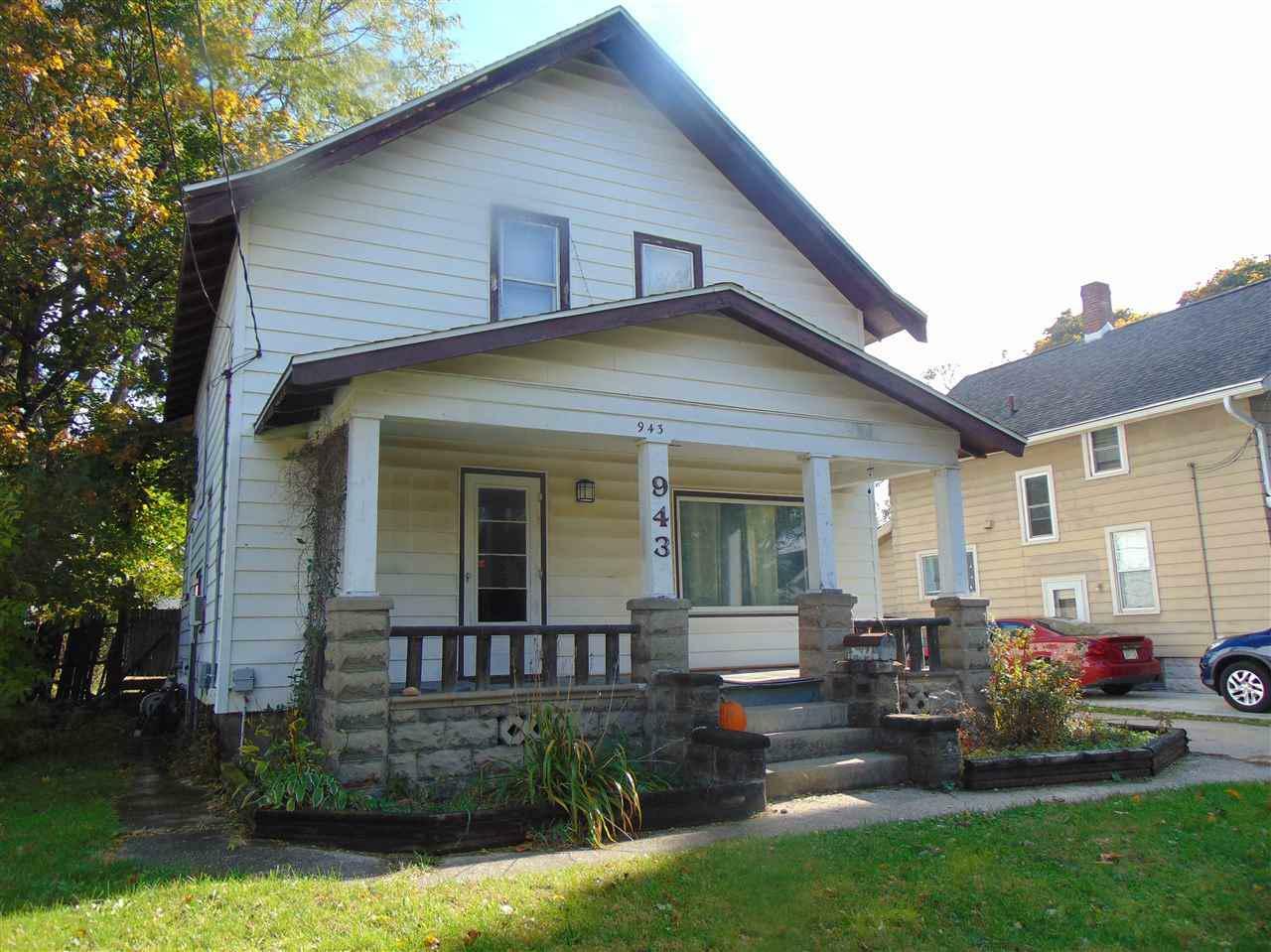 Property Photo: 943 Moore St WI 53511