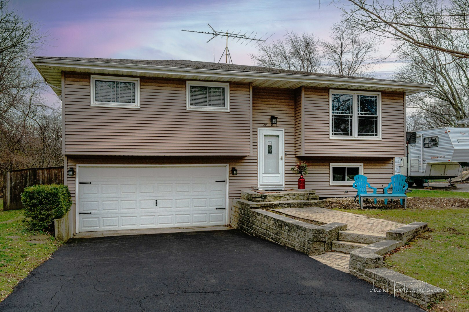 Property Photo:  29W211 James Avenue  IL 60185 