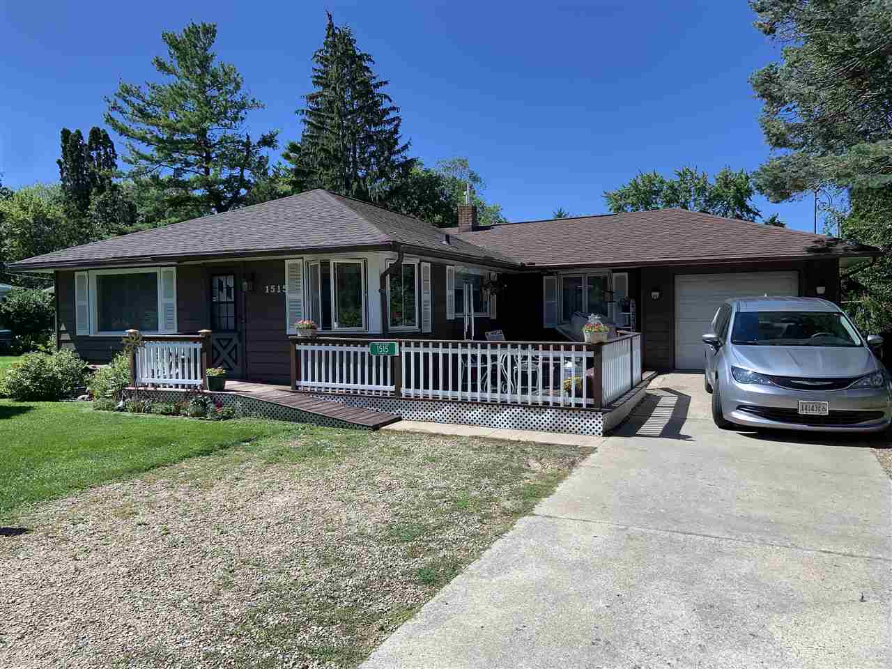 Property Photo:  1515 Algoma Street  WI 54961-2105 