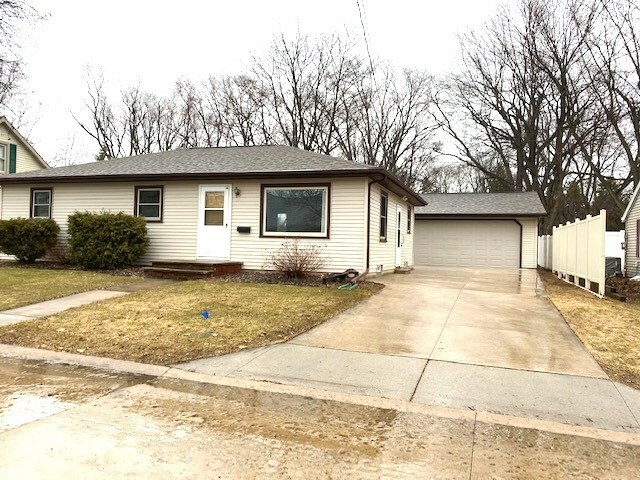 Property Photo: 720 N Jackson Street WI 54140