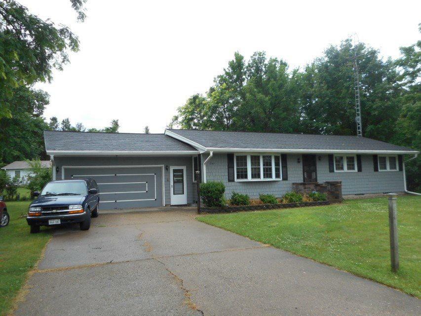 Property Photo: 1242 8th St WI 53959