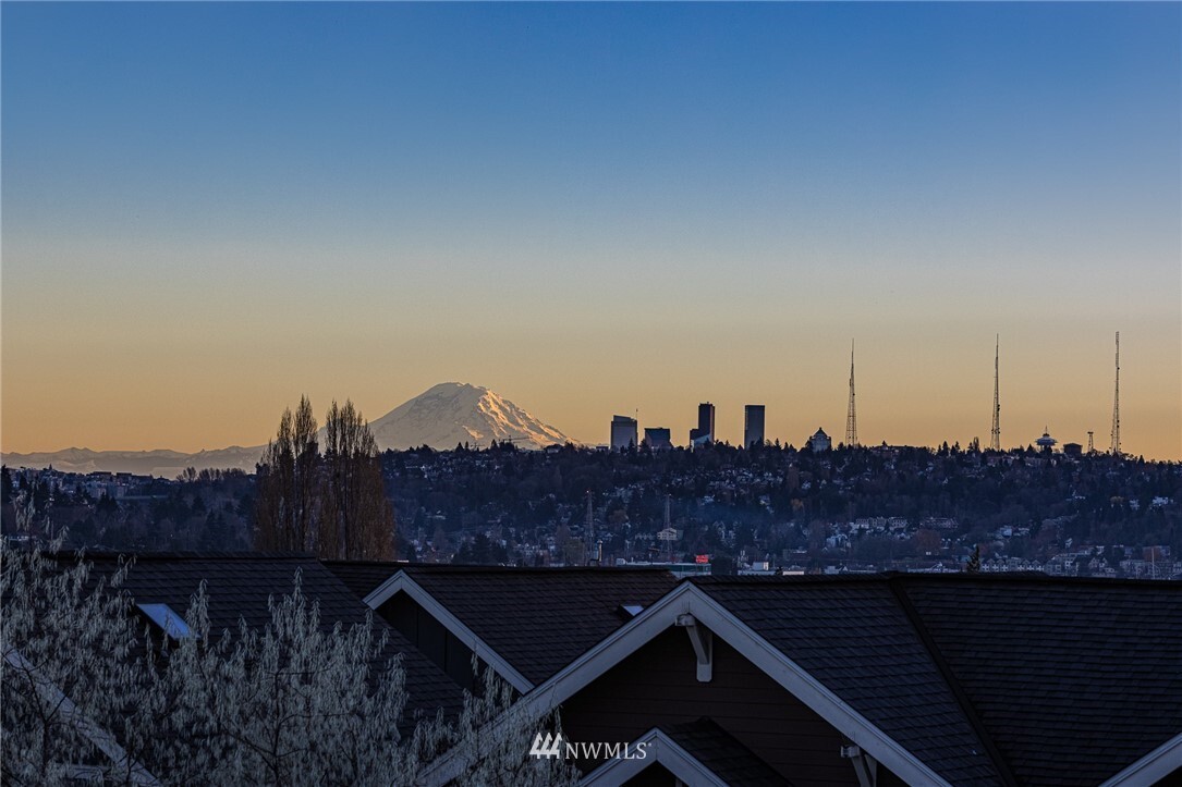 Property Photo: 1442 NW 63rd Street 302 WA 98107