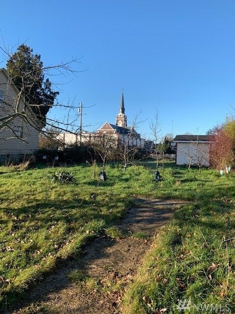 Property Photo: 2119 Ellis St WA 98225