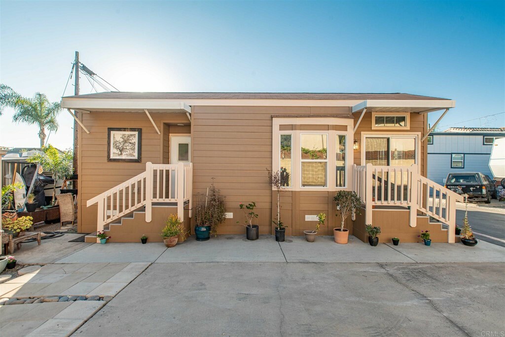 Property Photo:  1549 N Vulcan Ave. 53  CA 92024 