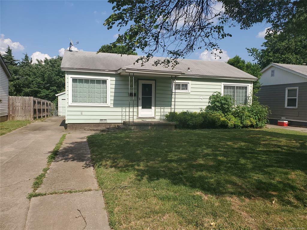 Property Photo: 344 SE Elmhurst Street OK 74006
