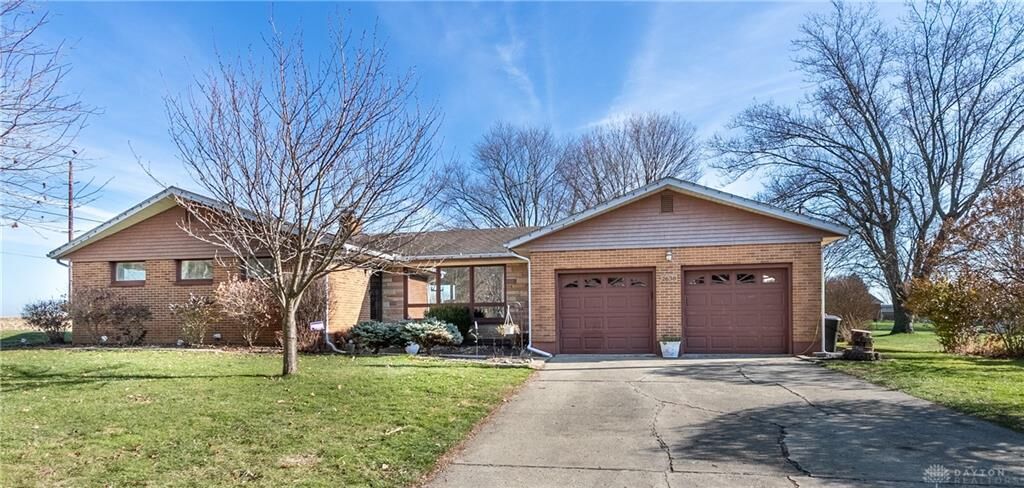 Property Photo: 2638 Aberdeen Drive OH 45506