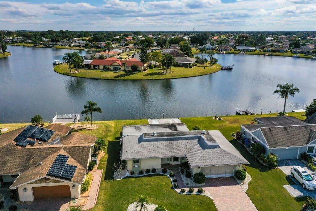 Property Photo:  1610 New Bedford Drive  FL 33573 