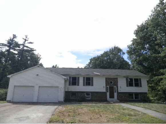 Property Photo:  127 A&Ampb Dracut Rd  NH 03051 