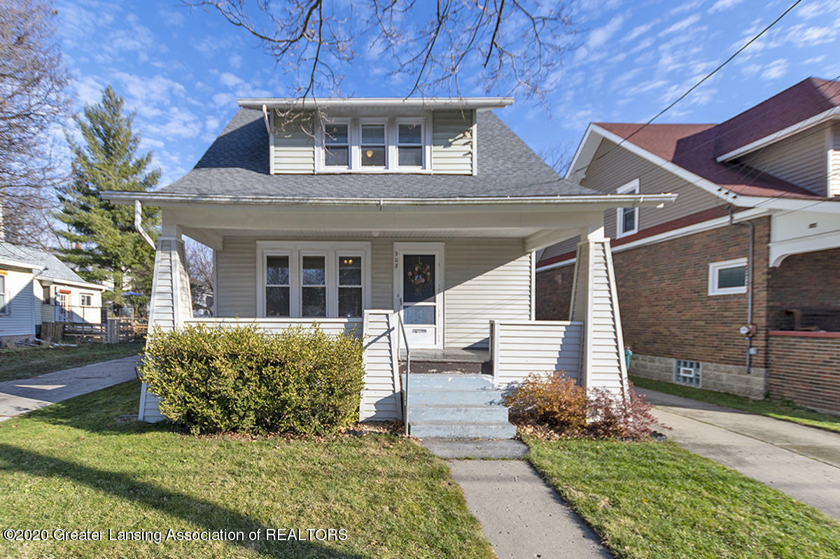 Property Photo:  908 N Walnut Street  MI 48906 