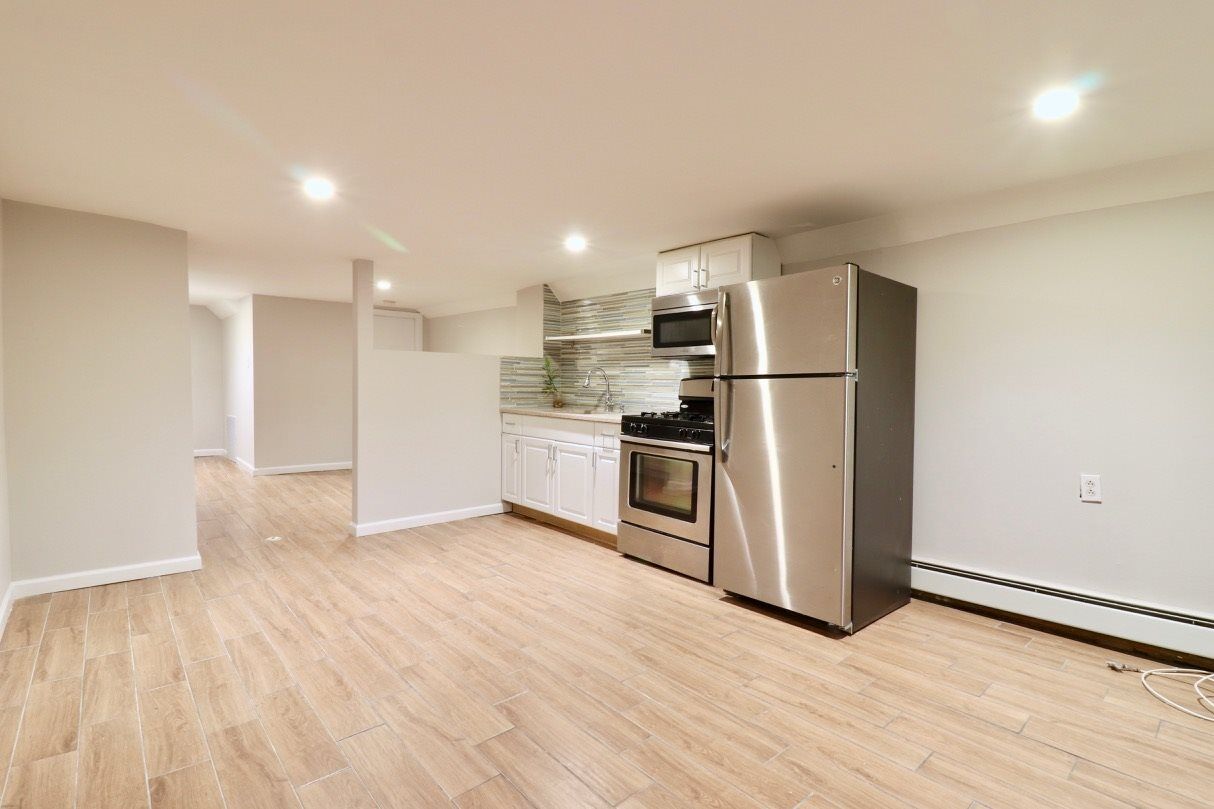 Property Photo:  417 1/2 Baldwin Ave 1  NJ 07307 