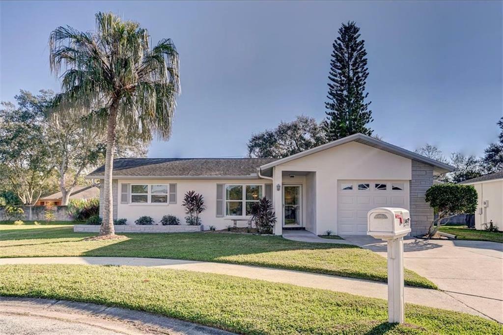 Property Photo: 2963 Huntington Court FL 34684