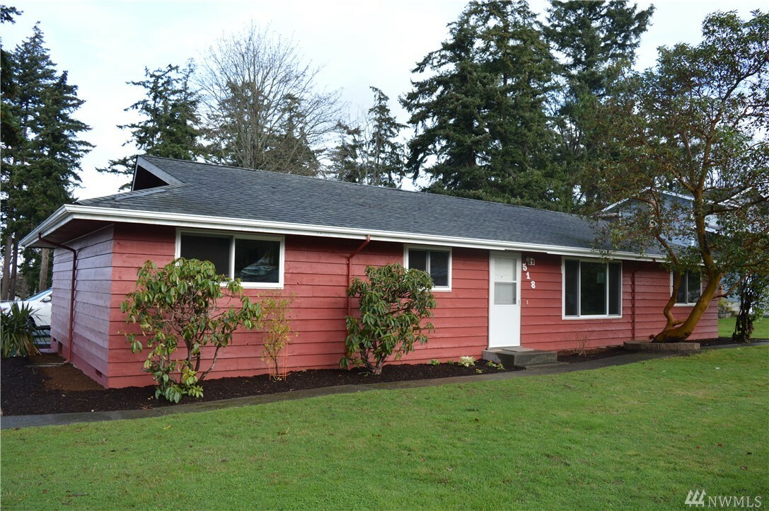 Property Photo:  518 Hillcrest Dr  WA 98221 