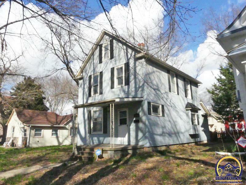 Property Photo:  1324 SW Garfield Ave  KS 66604 