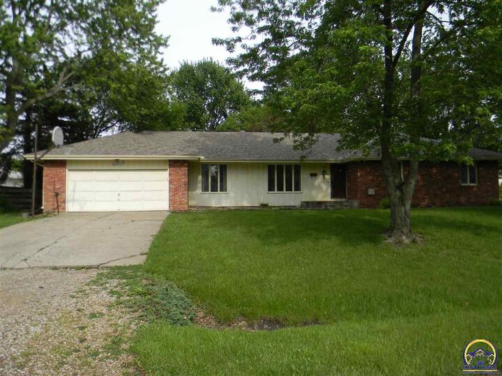 3006 SE Arbor Dr  Topeka KS 66605 photo