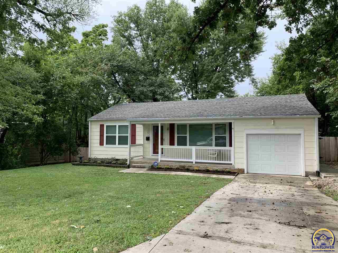 Property Photo: 2207 SW Mulvane St KS 66611