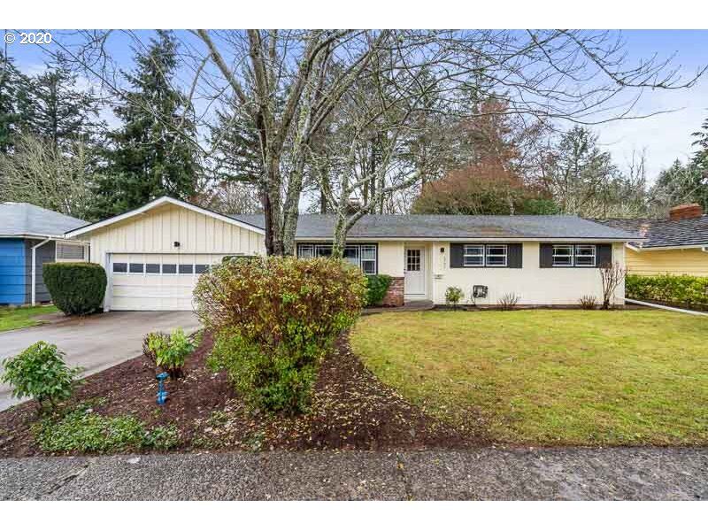 Property Photo:  3795 Saxon Dr  OR 97302 