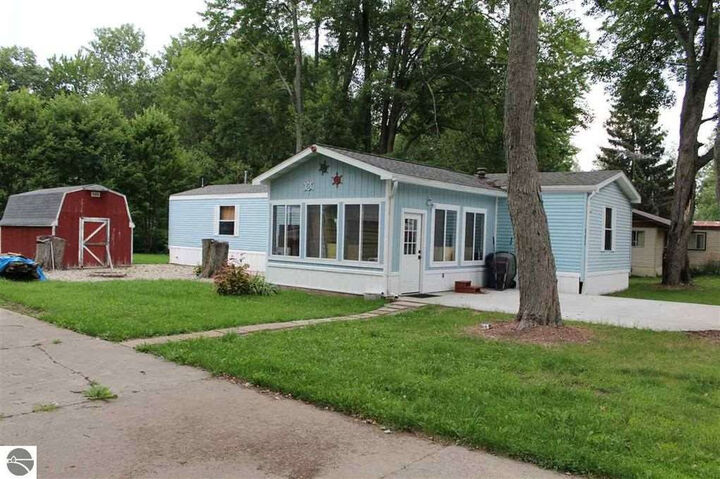 242 Kennedy Rd  Houghton Lake MI 48629 photo