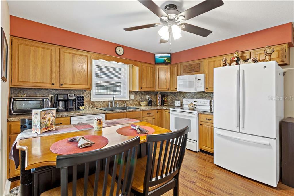 Property Photo: 37402 Teaberry Loop FL 33542